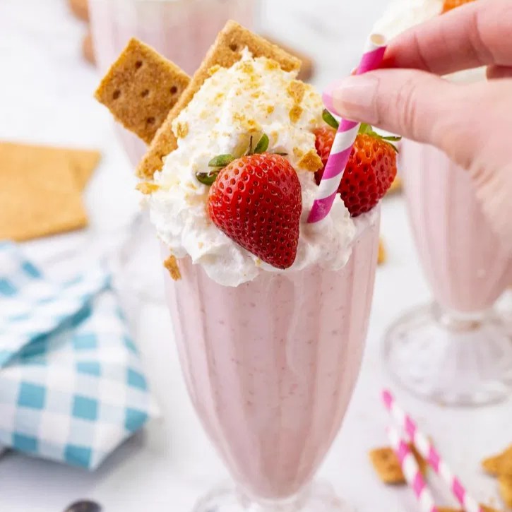 NDM-Strawberry-Cheesecake-Milkshake_madeitateitlovedit